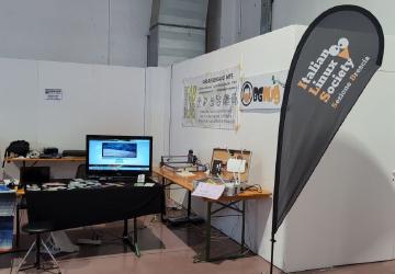 Foto di un banchetto fatto alla precedente edizione della fiera di Montichiari