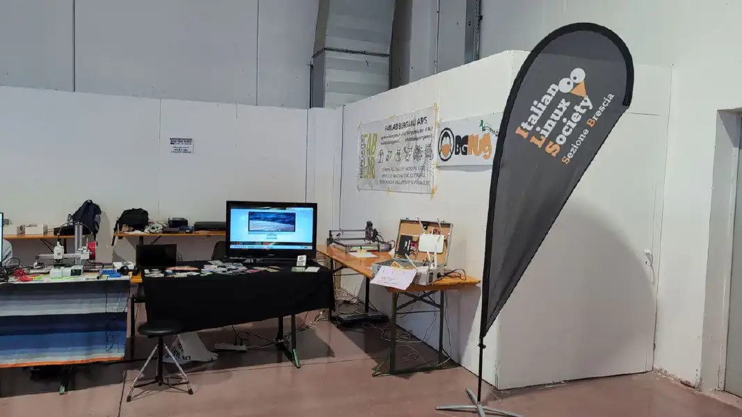 Foto di un banchetto fatto alla precedente edizione della fiera di Montichiari